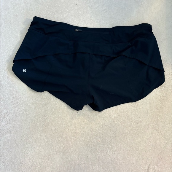 Lulu Lemon Navy Speed Up Low-Rise Lined Short - Picture 2 of 3